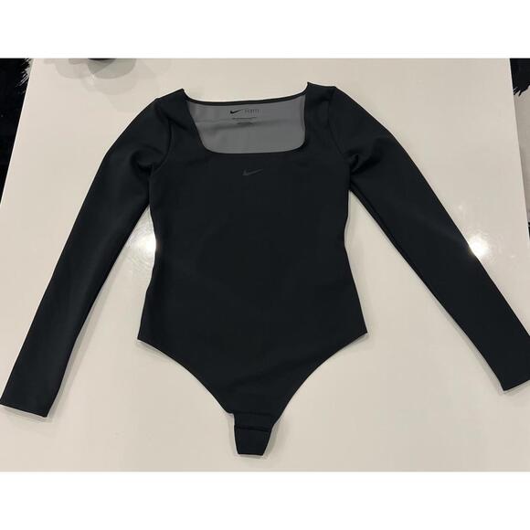 $80 Nike Women's Form Long-Sleeve Bodysuit-Black Size Medium HQ8296 - Picture 4 of 9